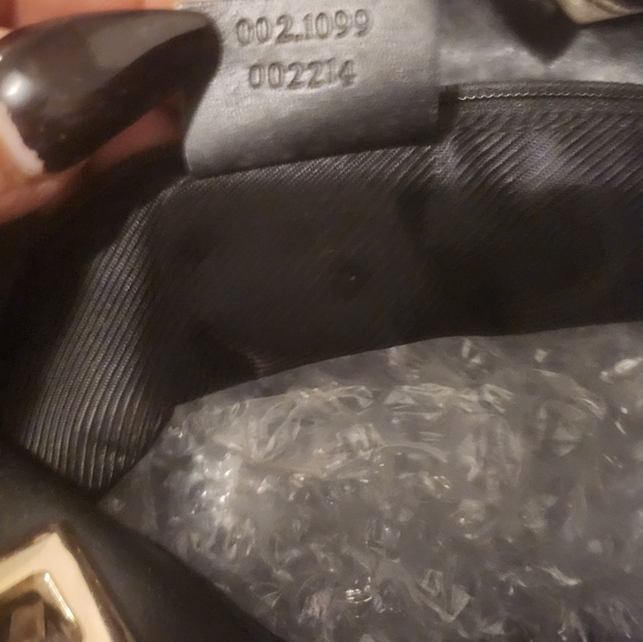 GUCCI MONOGRAM TOTE - Picture 4 of 10